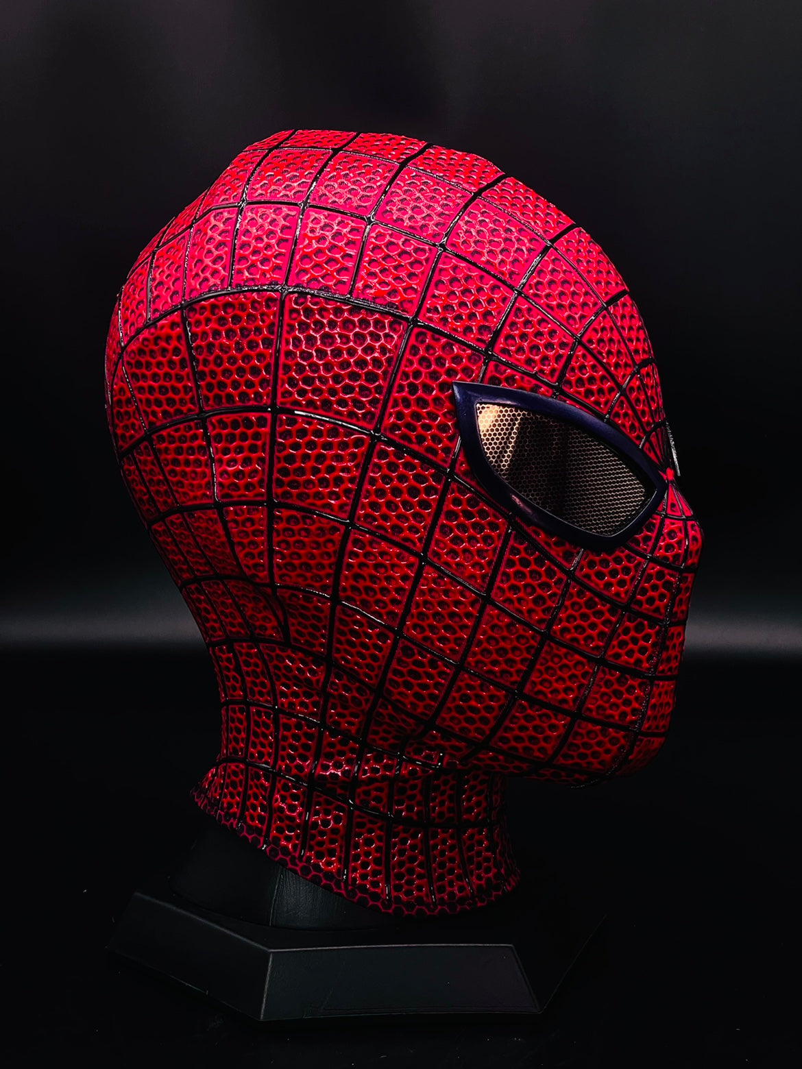 The mask from The Amazing Spider-Man 1, in the version of Andrew Garfield, is a handmade mask.