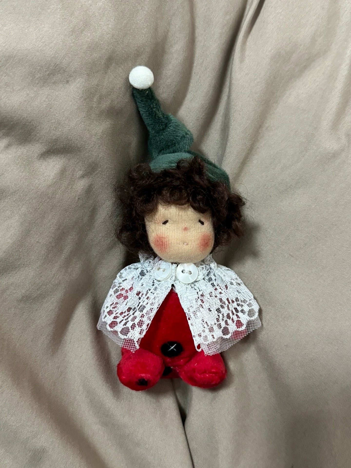 elf in green hat