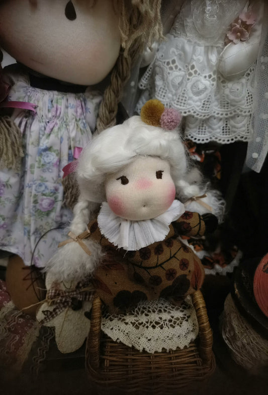 A fat-faced doll