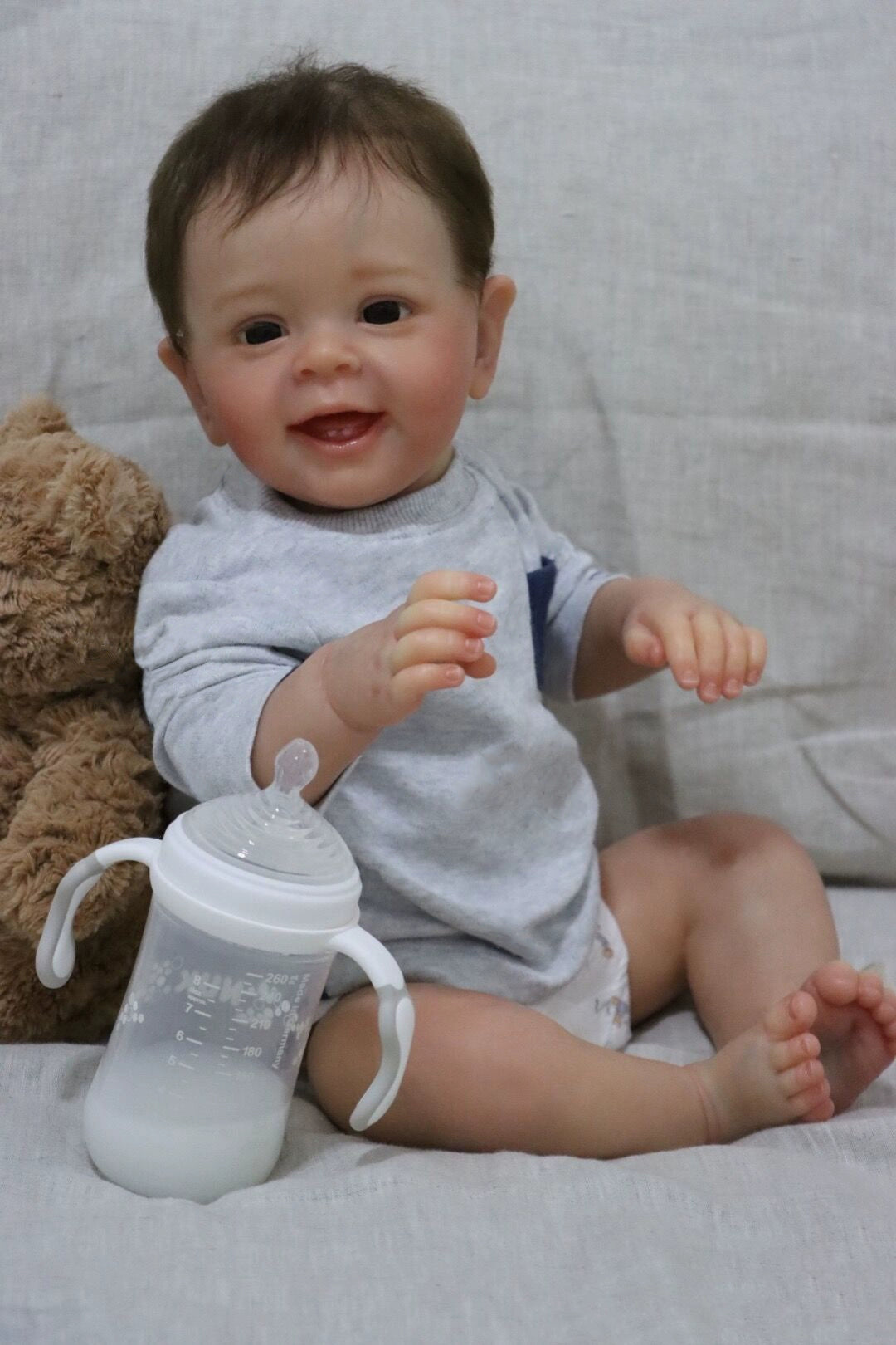 60Cm simulated baby doll baby boy, children's clothing model 3-6 months, real-life ratio