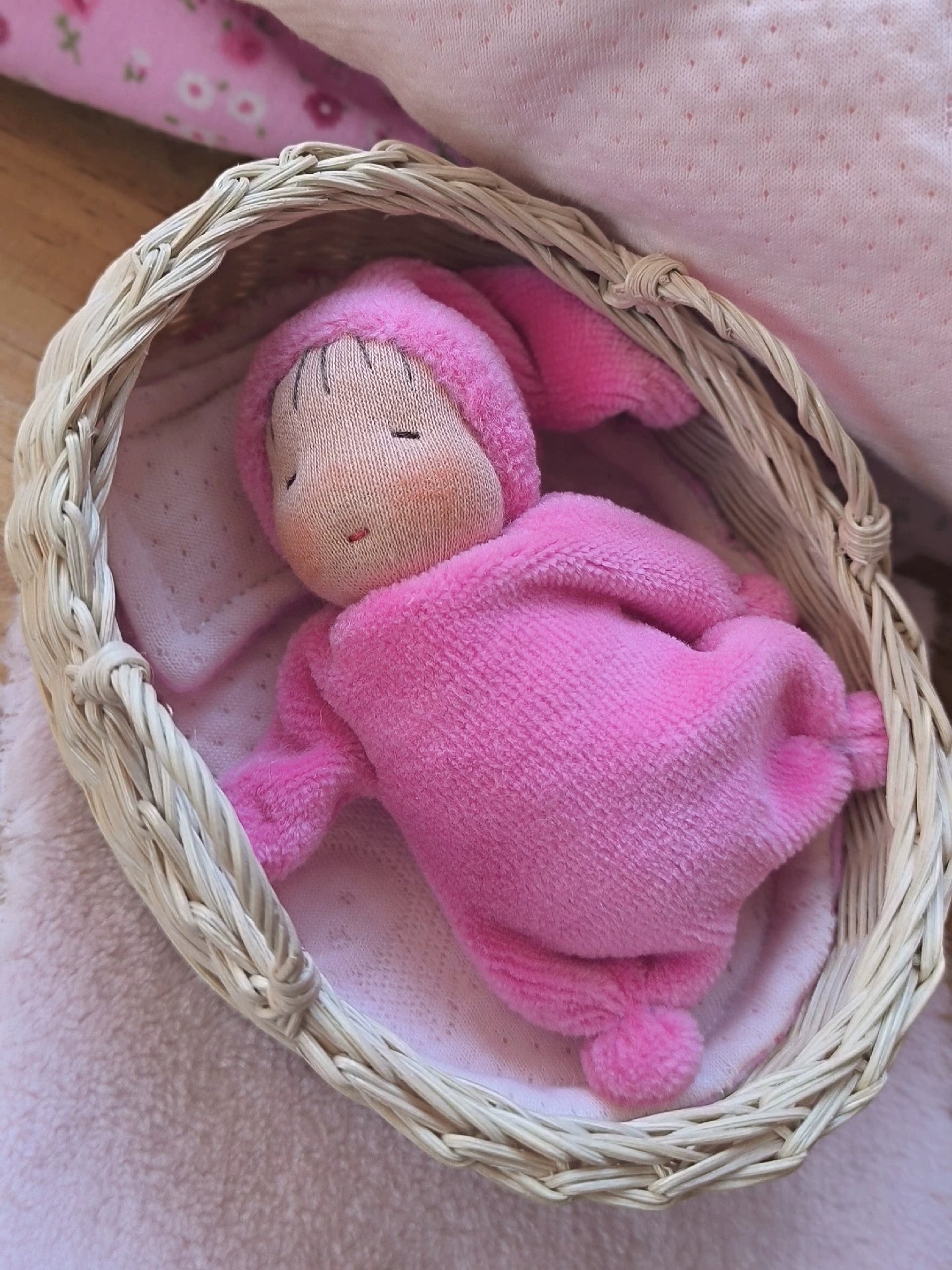 cradle doll,