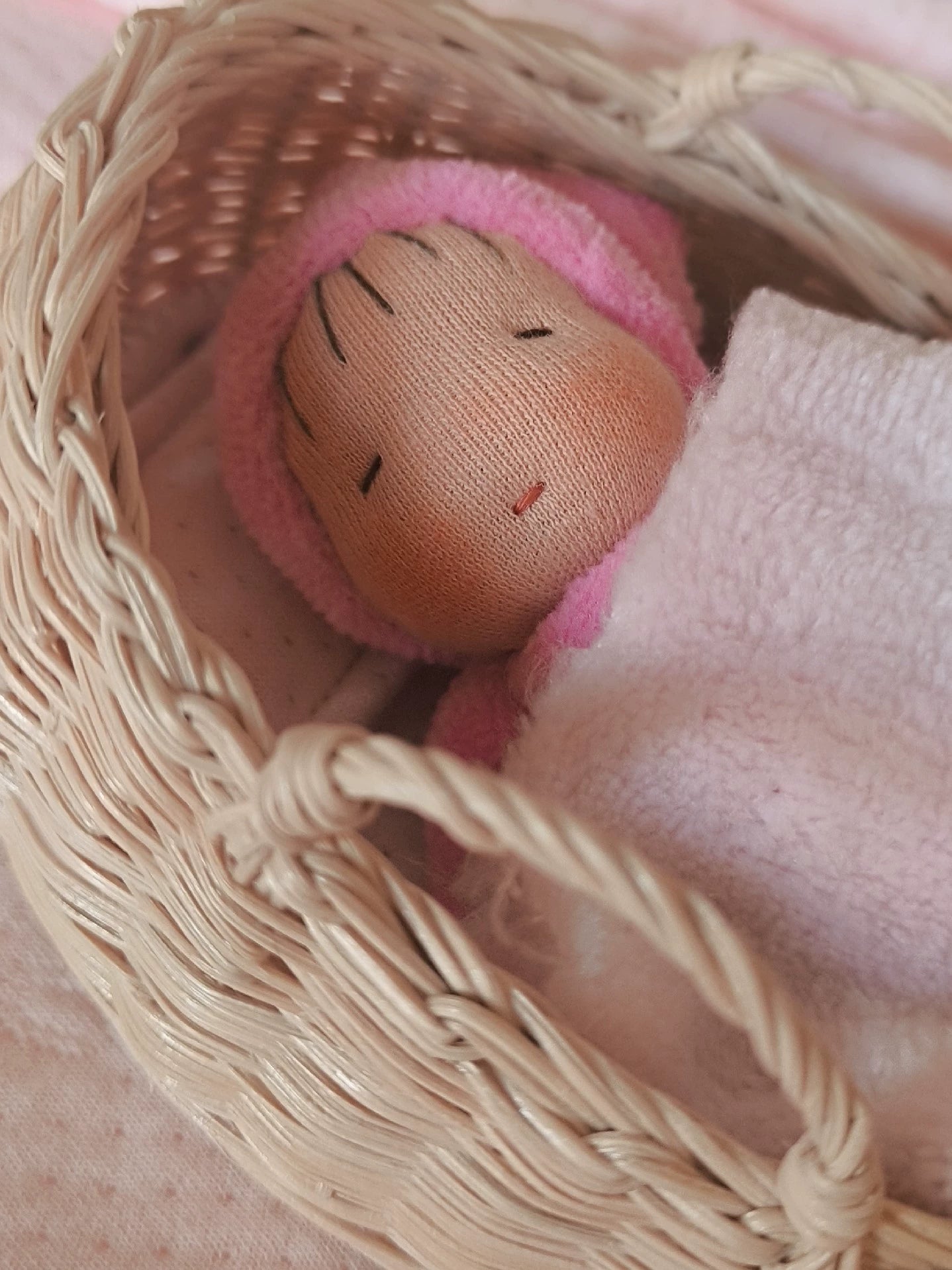 cradle doll,